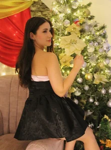 Lee_Haneul The only gift you need this season. 😉 圖片 8