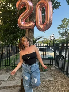 Katey_Curvy01_ Happy 20's Katey  4টি ছবি