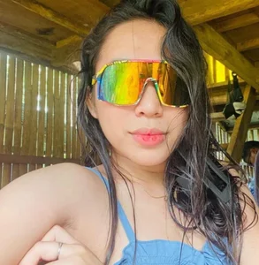 NicoleRoseTS kisses me slika