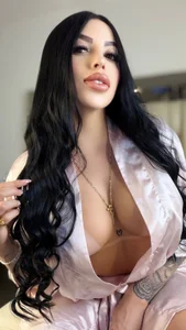 ALISSON_FOXXX1 Estoy peligrosamente bonita… y un poquito traviesa. 😏🔥 Foto 3