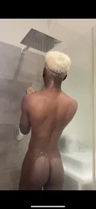 RoyaltyRoxのPublicの 4枚の写真