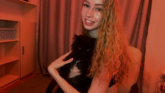 LunaCrave Me and my sweet cat Gambar 6