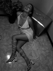 Black And White 🖤🤍 de samarha_xue  6 Imagens