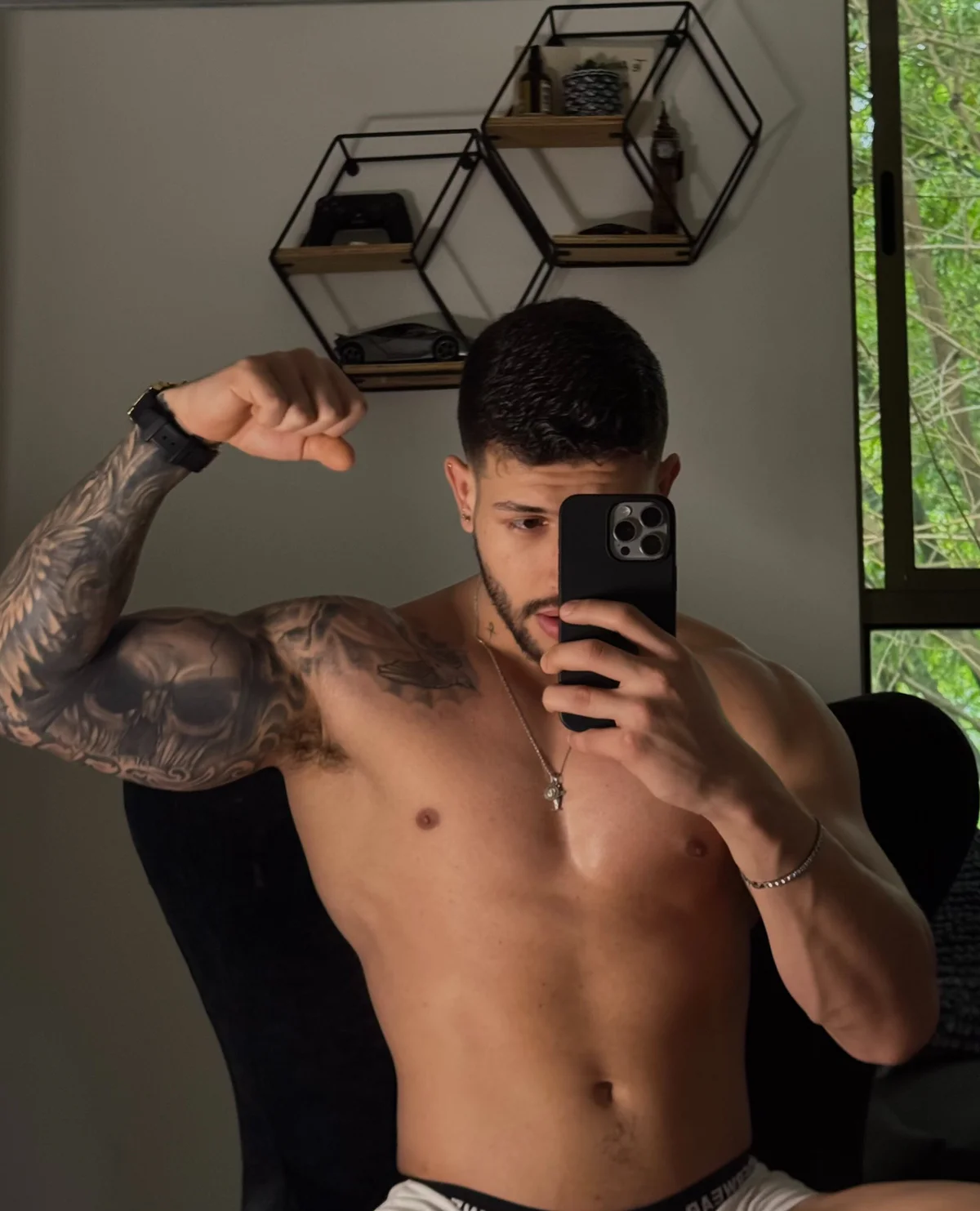 Santos_ramirez1 님의 트렌드 중인 사진  9447개