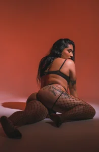 Skarlet_Ruiz_ Me Hình