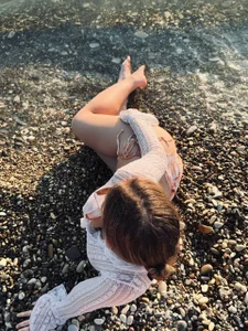 la_lisa_ waves and beach Pic 3