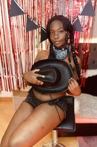 lanna_bx Halloween Cowgirl Pic 2
