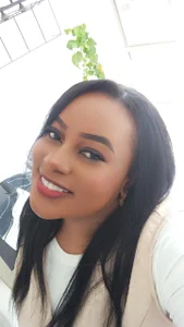 Aisha_Gold_ Public Bilde