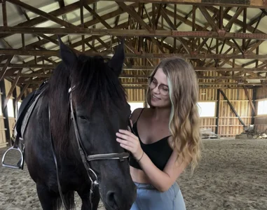 HaleyReedme When I m not here Foto