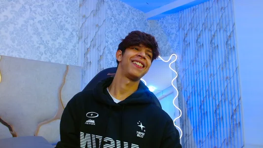 ME ONLINE 💚 de OLIIVER_TAY  Imagens