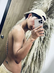 lukasstrong_ 🔥 Pic 3