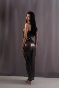 LillyThompson I love how the oil looks in my body Foto 3