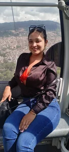 AdeleGray Walk through Medellín Bilde 9