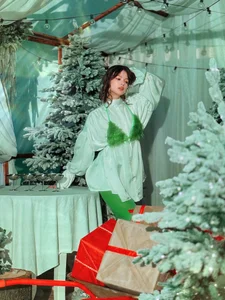 Lisa_Blossom christmas theif 🌲🎁 Pic 5