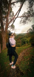 Angela_18honey hikers Pic