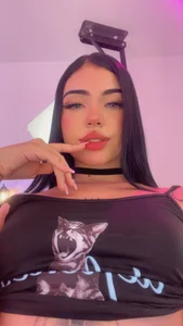 VioletEvanzz Public Immagine  2