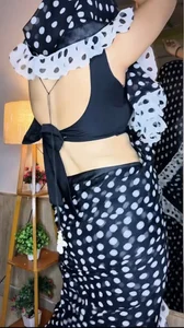 Sari pose