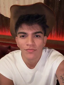 OnlySanttySantiago Bild