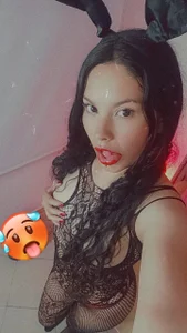 Sharon_CORALのI approach every encounter with a feminine touch, positive energy, and a great deal of discretion.の 2枚の写真
