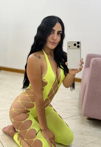 A little magic and a lot of skin 🧜🏼‍♀️✨ od Helenn_monroy1  snímek