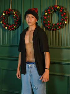 oliver_mr_ A gift that doesn't fit under the tree Pic