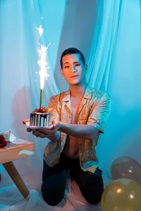 👅🎉 Born to tease… and it’s my special day. de Sidney_Belle  5 Imagens