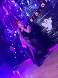 Dayse_Harrison happy hallowen friends Pic 5