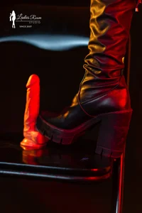 NAILAHARDのYour goddess Naila🔥の 6枚の写真