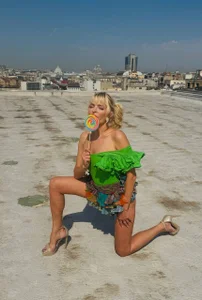 BritneyHudsonn Hot like summer💚 Pic