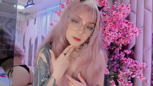 BizzyNoar Girl so hot Pic 5