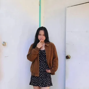 BrandeePhatdouang Public Foto 3