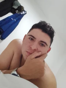 THEO_WOOD3 Public Pic 4