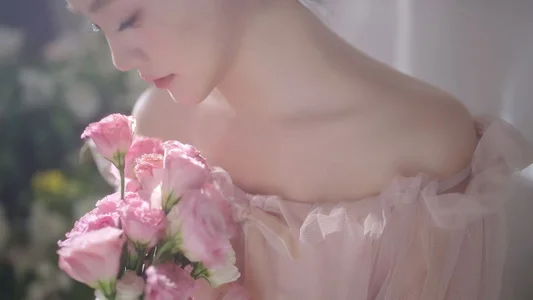 Shining-Elle Elle Foto 2