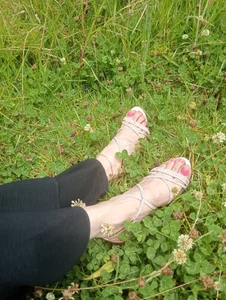 LeanaMaturee Come join me, darling… just you and me, all natural… would you like that? 😏✨ Pic 3