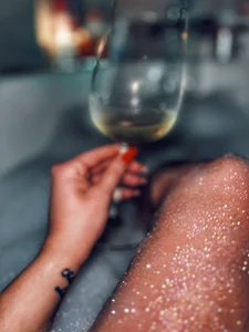 AnnastasiaMills Relaxing time 🍷 Pic