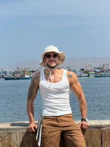 ARON_TAYLER01 Perú 🇵🇪  4টি ছবি