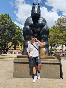 Hiroshi_Shen I'M SHOWING YOU MEDELLIN, COLOMBIA😍💥🌹 Hình