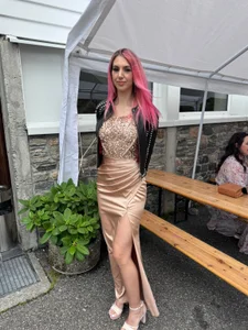 Annemanifiquee Public Pic