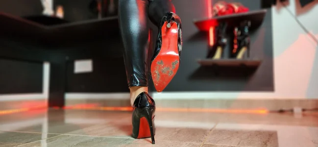 missdarklady Heels Pic 3