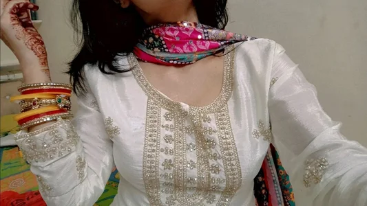 Oh_Meesha Public Pic 4