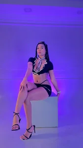 LiahGrey your horny stewardess Bilde 3