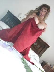 Matureboobs-11's photo