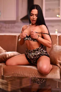 SashaLorrenz Teasing you 🥵 Pic 3