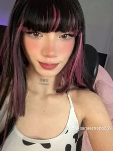 Kloebaby_ Cute cow poses 🐮 Bilde 4