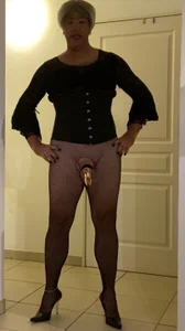 Erika_trav07 En cage Pic 6