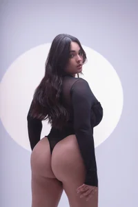 CelesteBrucee Sensual by Nature 🥵 Foto 7