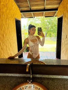 MarianaBranzz white looks very good on me Bilde 5