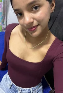 Skinny_sarayPublic Bild