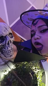 VeronikCuhubby 🔥😈🎃  7টি ছবি