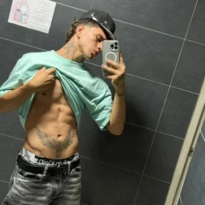 DanntheStiff Public Kuva